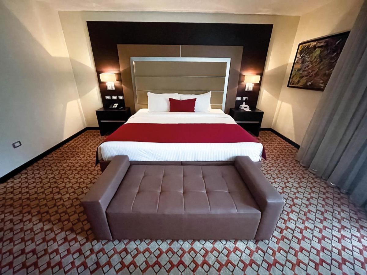 Deluxe King Room